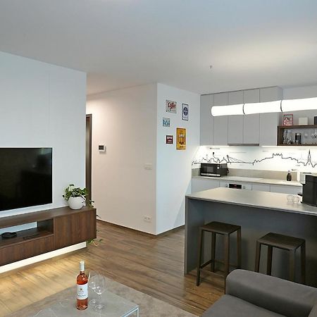 Modern Apartment Near The City Centre Urban บราติสลาวา ภายนอก รูปภาพ
