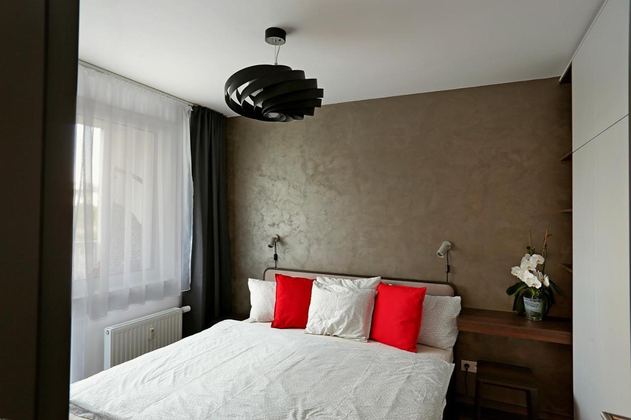 Modern Apartment Near The City Centre Urban บราติสลาวา ภายนอก รูปภาพ