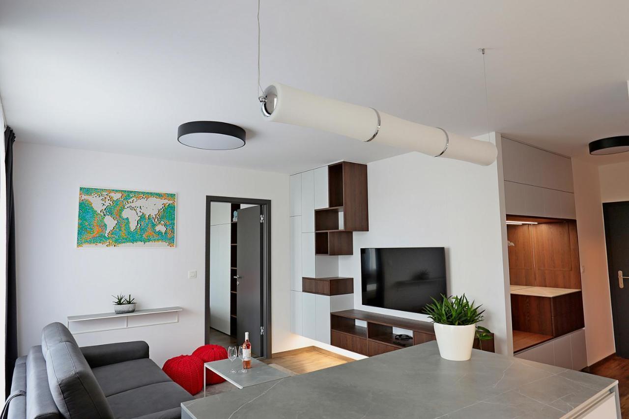Modern Apartment Near The City Centre Urban บราติสลาวา ภายนอก รูปภาพ